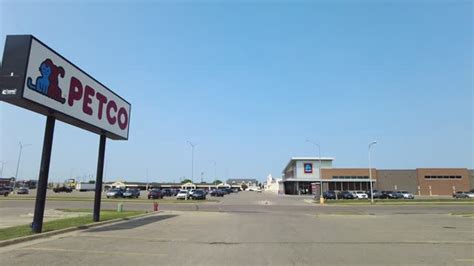 Petco fargo - Fargo Aquatics & Live Fish. 1126 43rd St SW. Fargo, ND 58103. Get Directions. (701) 281-0010. 